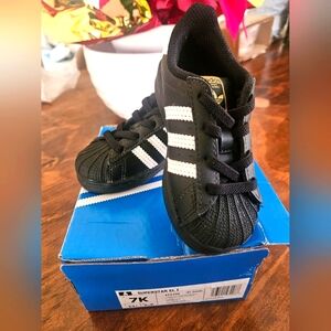 Toddler Adidas Superstar size 7